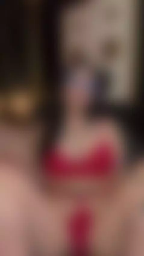 I thin red suits me well, what do you think? 😈 by ninalustt