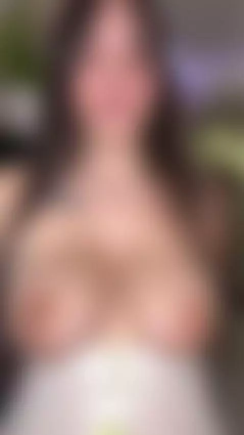 Biggest natural Ukrainian rack slapping against her belly 😈 ... by emmyelfie