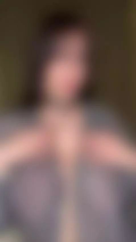 Huge natural boobs with sweetest big areola ready for worshi... by emmyelfie