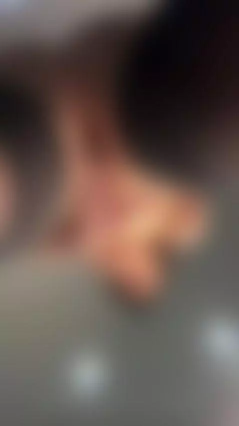 Biggest natural boobs bouncing while huge dildo pounds her p... by emmyelfie