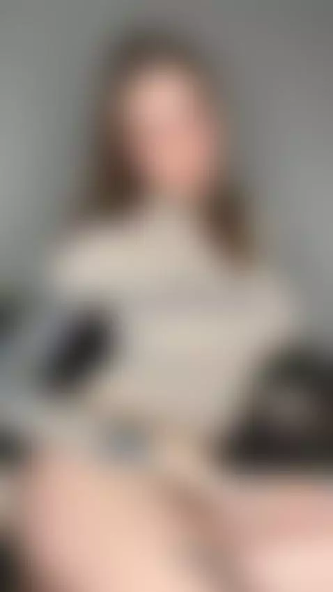 Watch until the end to see the ass by lillahts