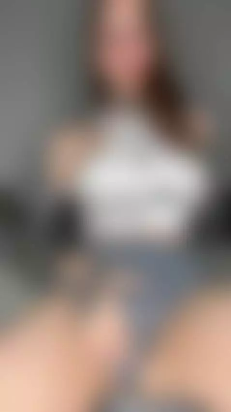 A huge trans cock in those pants by lillahts