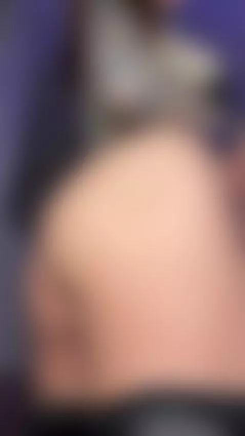 I'm fucking myself with a plug and my cock is getting hard by lillahts