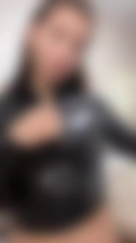 Which part of my body attracts you the most? by movewithteressa