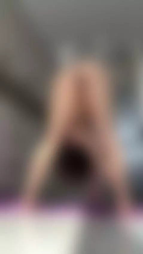 Does my pussy catch your attention? by movewithteressa