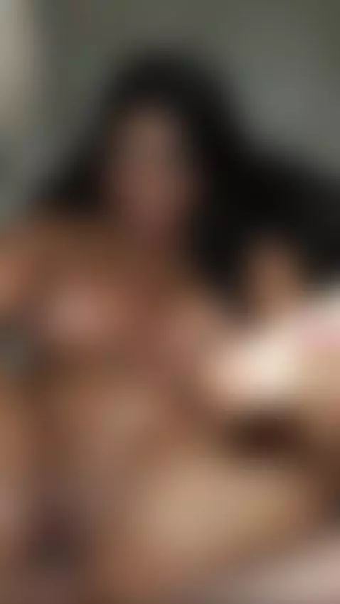 Me encanta como me folla y me la mete hasta el fondo 🍆🍑💦 by veronicamontielx