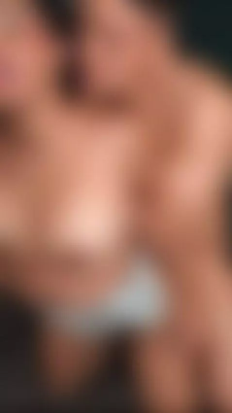 La verga de Horvex me hace sentir muchas cosquillas mientras... by veronicamontielx