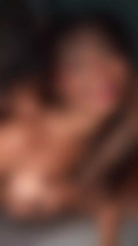 Me hace mojar y sonrreir de placer con su enorme verga🍆🍑💦 by veronicamontielx