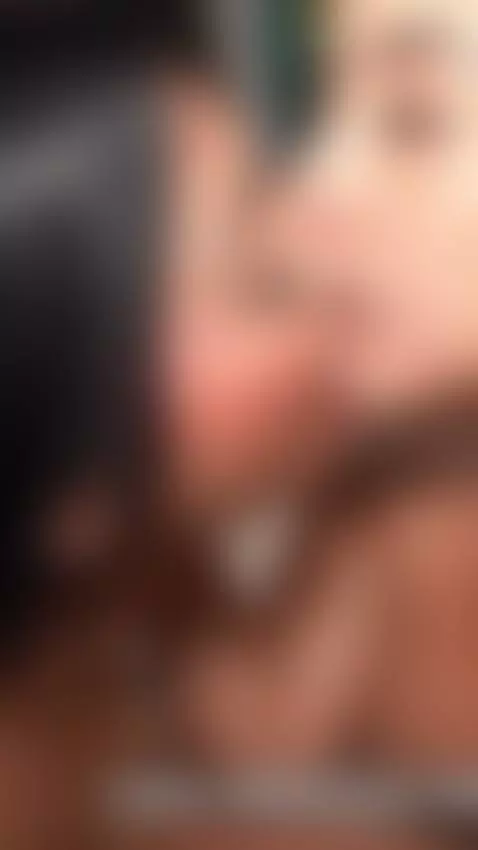 Que ricos besos con leche caliente 💋😈 by veronicamontielx