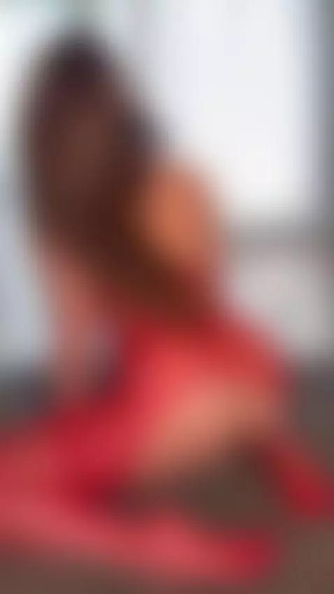 Watch me tease and please myself… Full video inside 🔥😈 by juliejessofficial