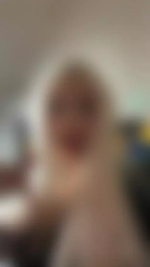 18+ Sexy blonde flashing her juicy tits by alicetargaryen