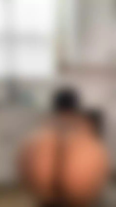 a sexy housewife 😮‍💨 by destvnyle