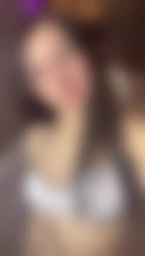 My curves do not go unnoticed 💋 by angie-smiths