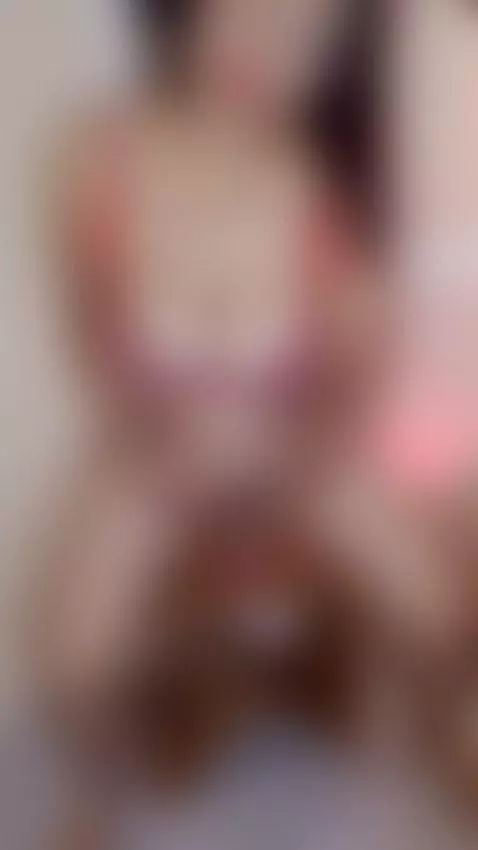 se siente muy rico entrar en este dildo 😈 by canelahotx