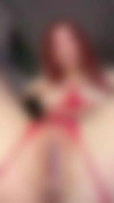 I know very well how to seduce you with just a lustful look by gingerlika