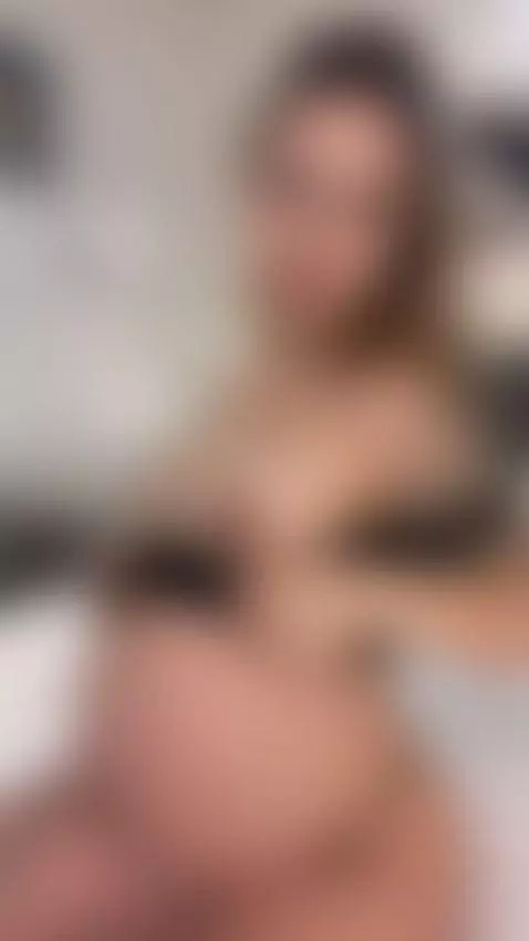 My body's craving your hands all over it by riyamaa