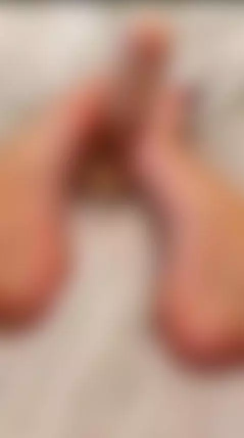 can i make you cum with my tiny feet? by alisamiracle