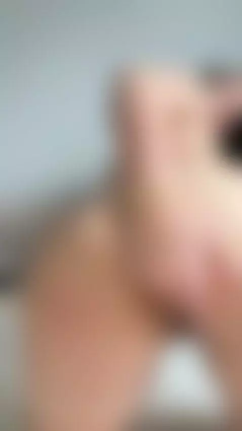 Wanna unwrap a FREE gift? 🎀 Message "🫦" on my OF, link in bi... by alisamiracle