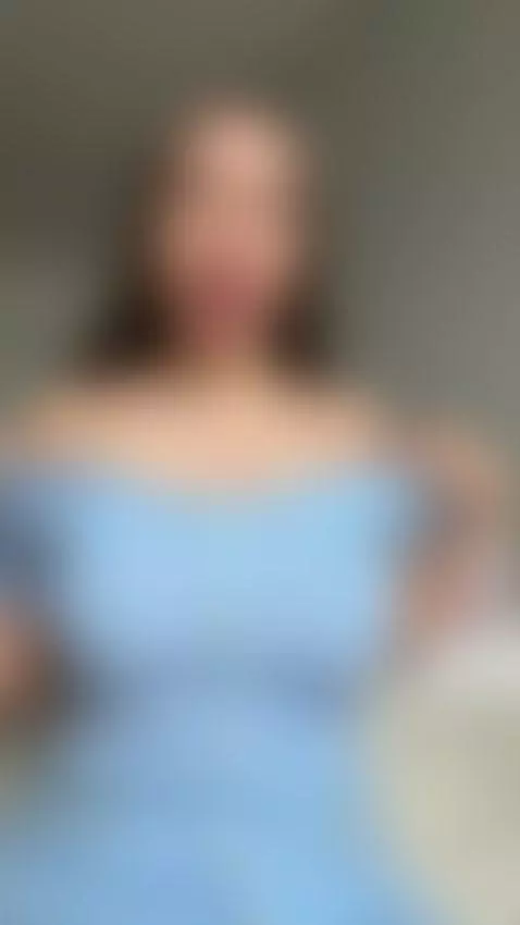 Wanna unwrap a FREE gift? 🎀 Message "🫦" on my OF, link in bi... by alisamiracle