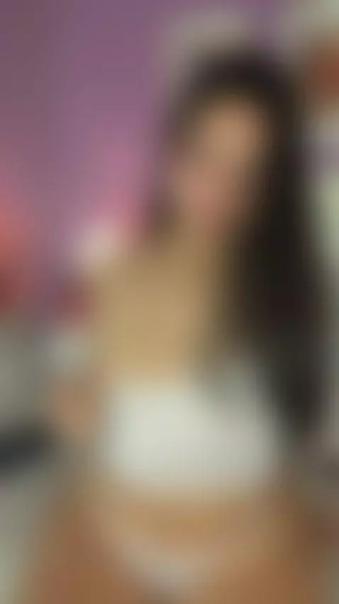 Today I want someone to look at me with intention 😏 by kataleyablazze