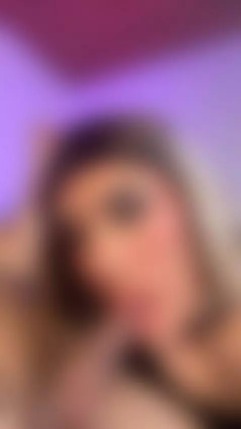 hmmm me encanta chuparlo hasta que se pone duro by moonnia