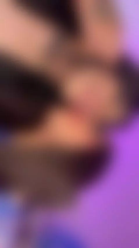 kissing my bae by moonnia