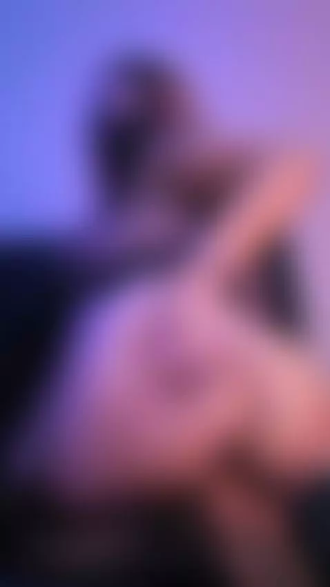 This bad girl needs to be punished 🩷🍑 If you follow me on my... by vixeneffy