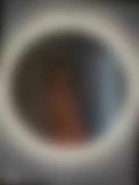 Wanna see what happens when I turn around? by sweet-holly-moon