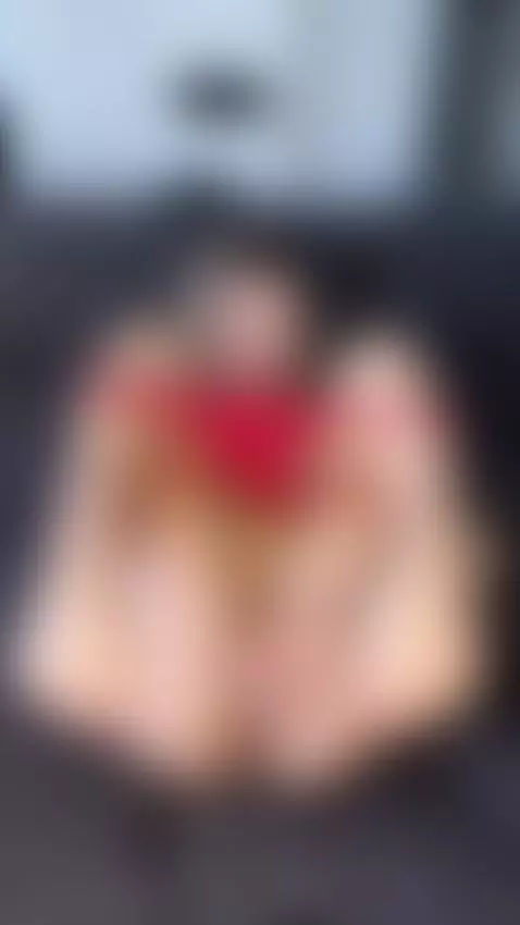 Big dildo deep in curvy teen pussy – watch her legs tremble ... by miawillow