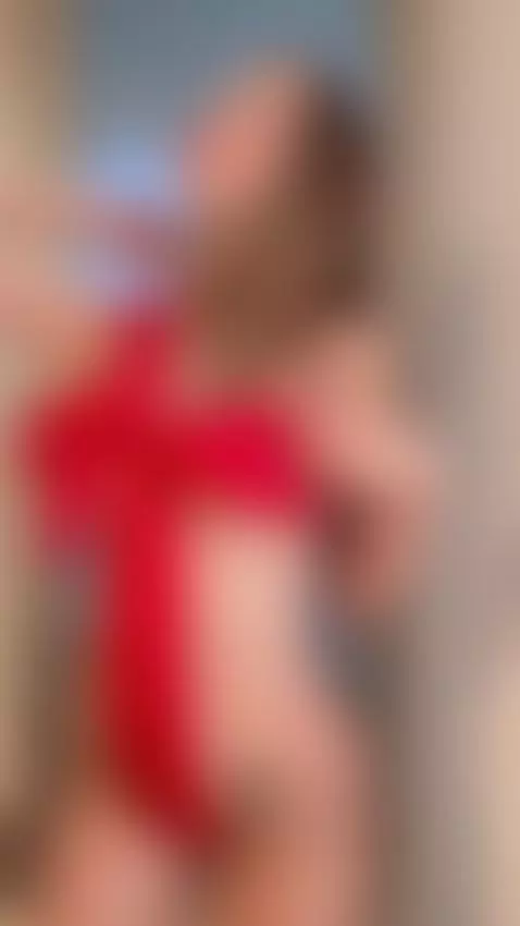 If my content makes you smile, please support my OnlyFans 💞 by chloerayx