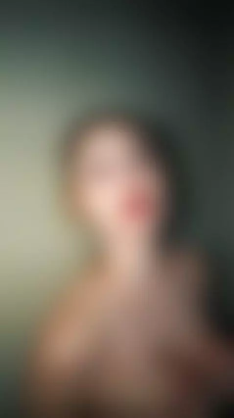 🔞Golden mane stuck to sweaty tits 💦 Exclusive OF by chloerayx