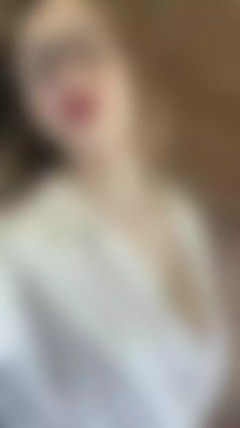 💋Golden locks sticking to sweaty skin 🔥 Unlock my OF by chloerayx