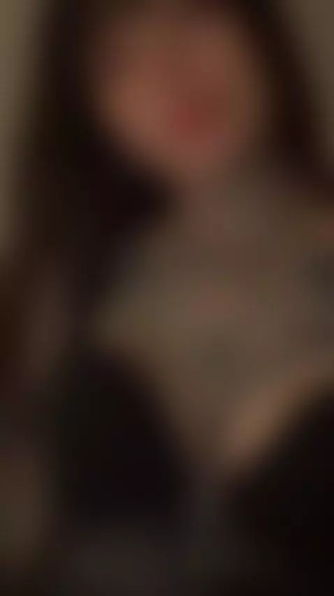 🍑Redhead rolling her thick hips slowly 😈 Unlock OF by blazedbrat
