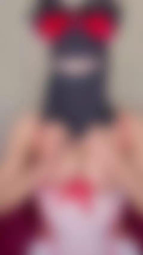 Playing with my tits while my hijab stays on by naughtyayline