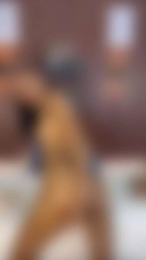 OIL ON MY ASS by isabella169