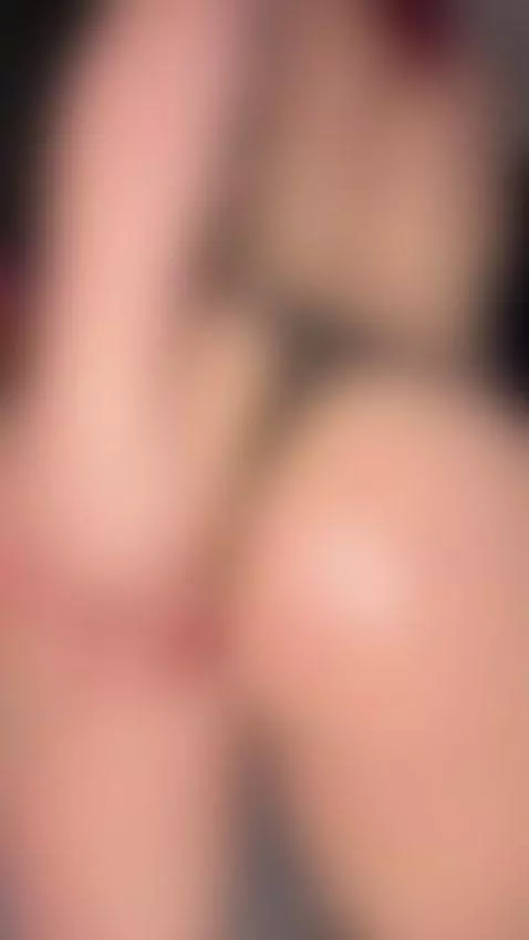 Clapping my oily ass in slow motion. Can you spot my asshole... by amberluxxe