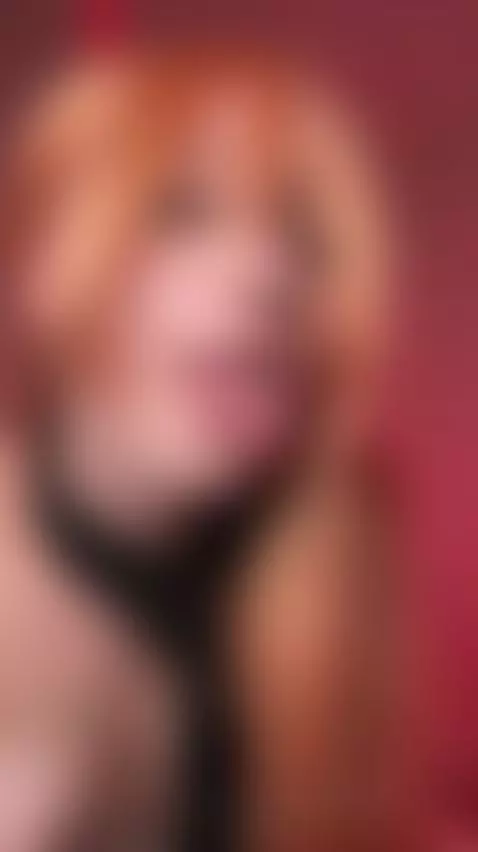 🔥Brunette in sensual pose after teasing 🍒 Exclusive OF by ellieelthie