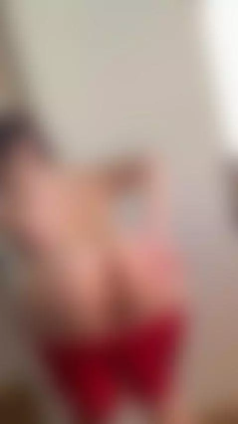 🍑Brunette’s perfect round ass bouncing 😈 Exclusive OF by ellieelthie