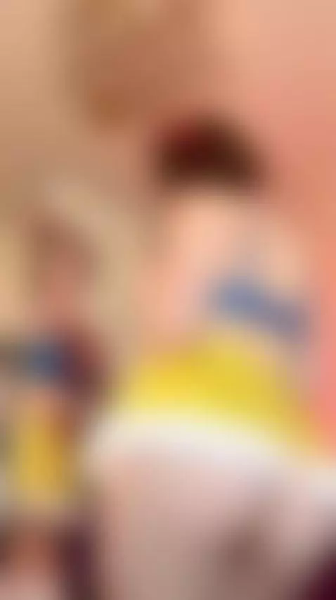 🔞Sexy brunette arching her back 🍑 Join my OF by ellieelthie