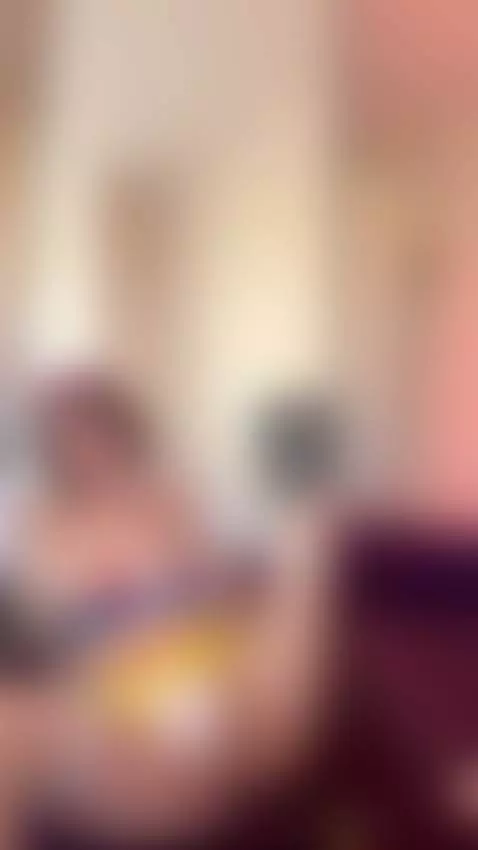 🍑Brunette’s round tight ass teasing you 😈 Exclusive OF by ellieelthie