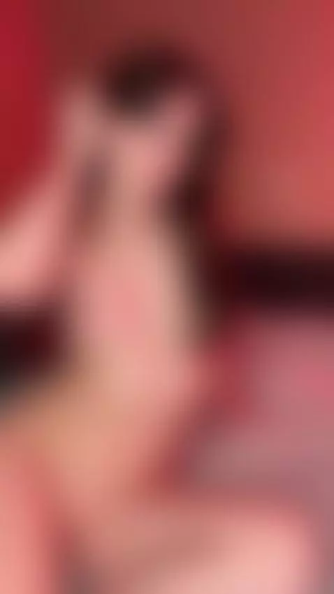 Please stay close and support me on OnlyFans 🤍 by ellieelthie