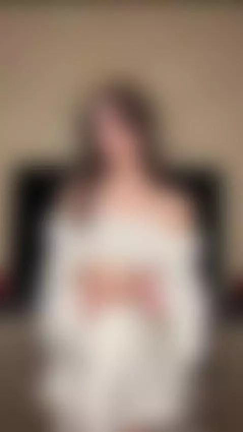 Hot and uncensored 😈 only on my OnlyFans subscribe now 👇 by ellieelthie