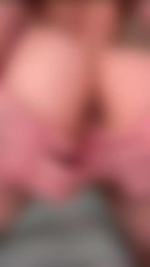 My pussy is begging for attention… Give it on OnlyFans 🍑🔥 by ellieelthie