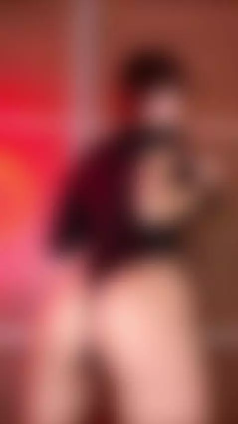 Link in bio for all OF exclusives 💝 by ellieelthie