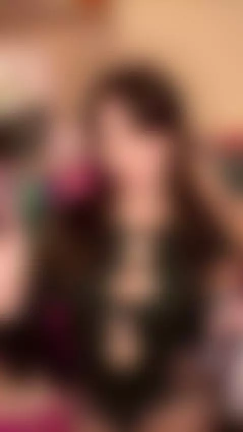 😘 Thinking of you at night — subscribe to my OF and hit like... by ellieelthie