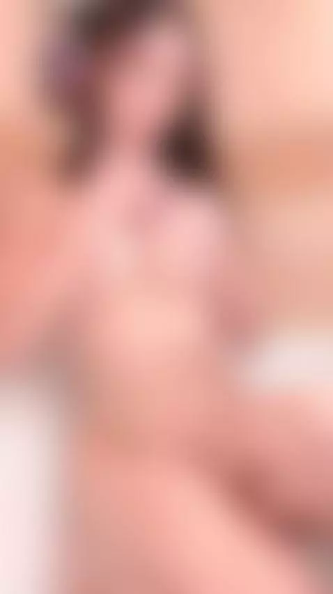 🍒Soft perky tits squeezed together 😏 Naughty OF by ellieelthie