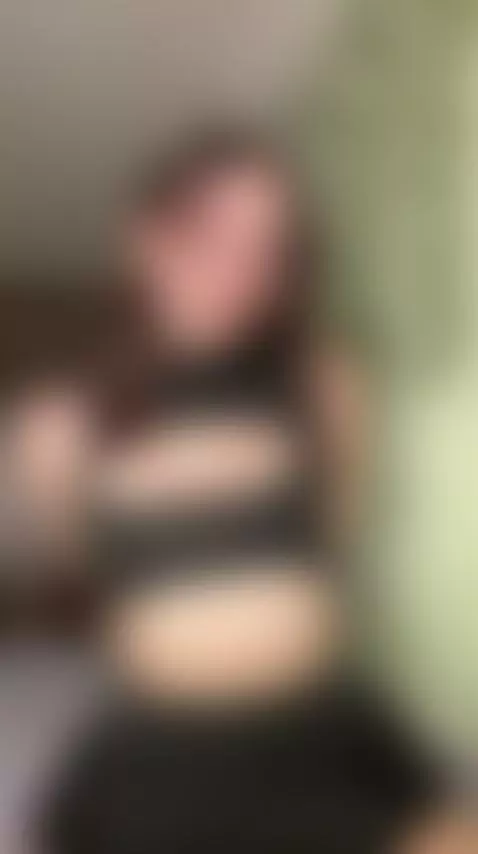 😈This seductive brunette needs to be fucked hard tonight 💦 S... by ellieelthie