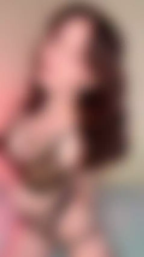 😈This sexy brunette begging to be filled 🍆 See OF by ellieelthie