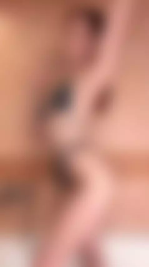 🍑Brunette’s round tight ass teasing you 😈 Exclusive OF by ellieelthie