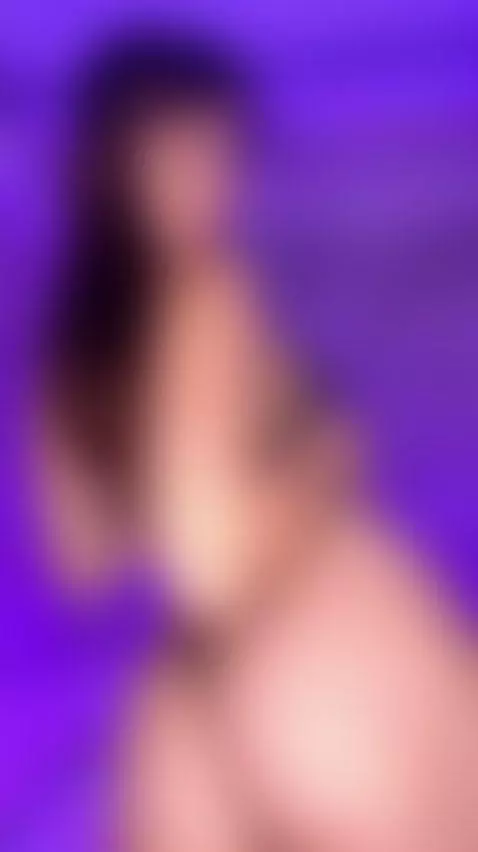 🍑Brunette’s perfect round ass bouncing 😈 Exclusive OF by ellieelthie